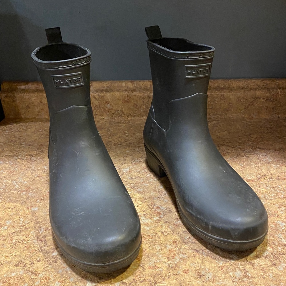Size 9 Short Hunter Matte Black Rain boots